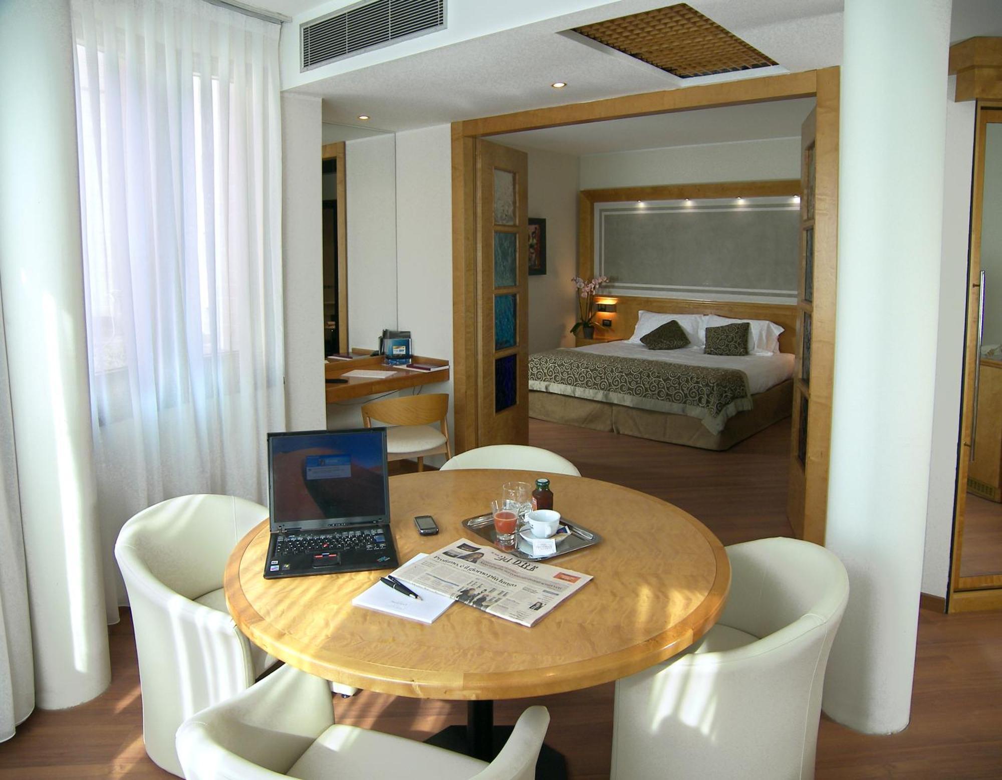 קורג'ו Hotel President מראה חיצוני תמונה