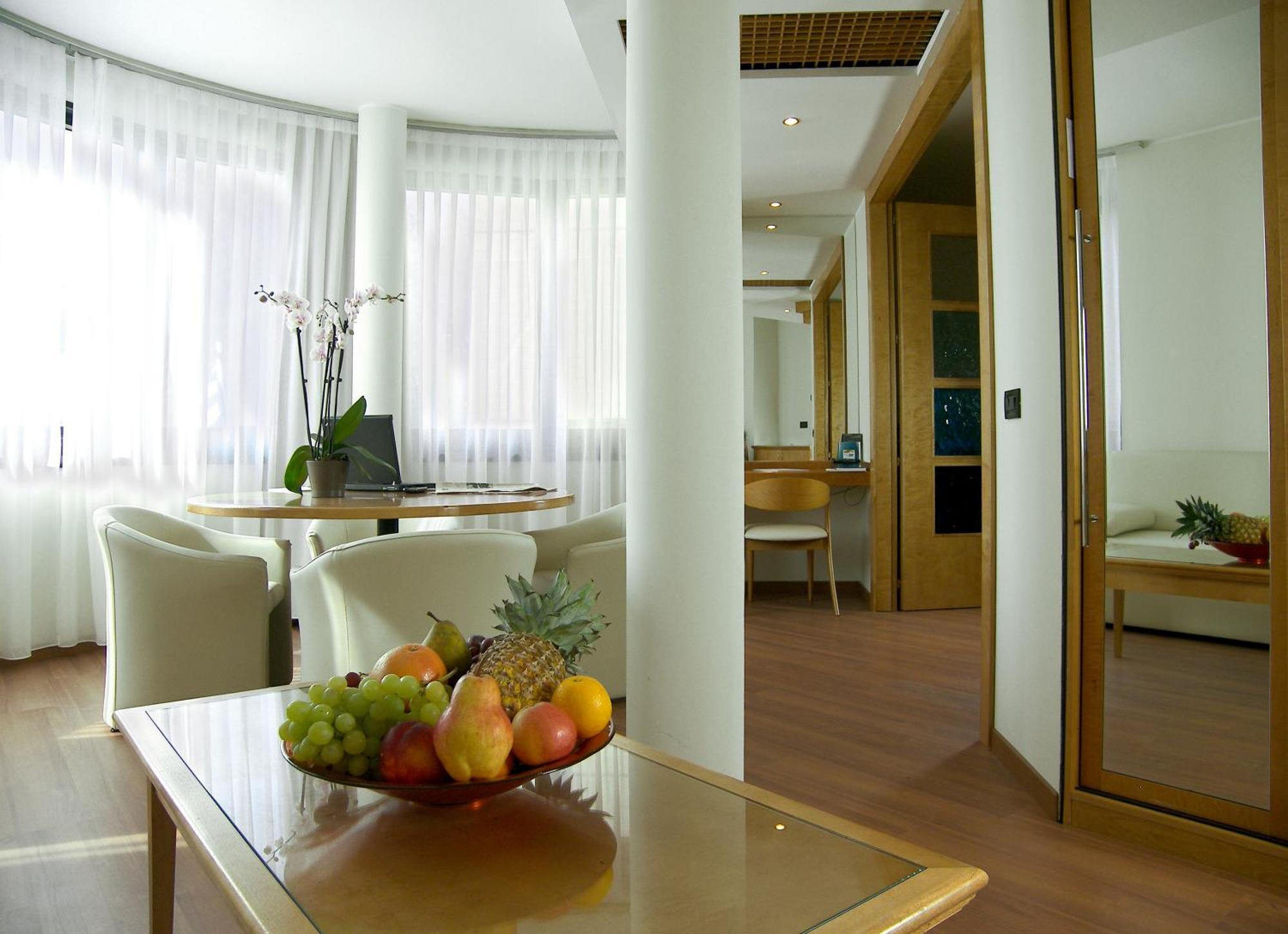 קורג'ו Hotel President מראה חיצוני תמונה